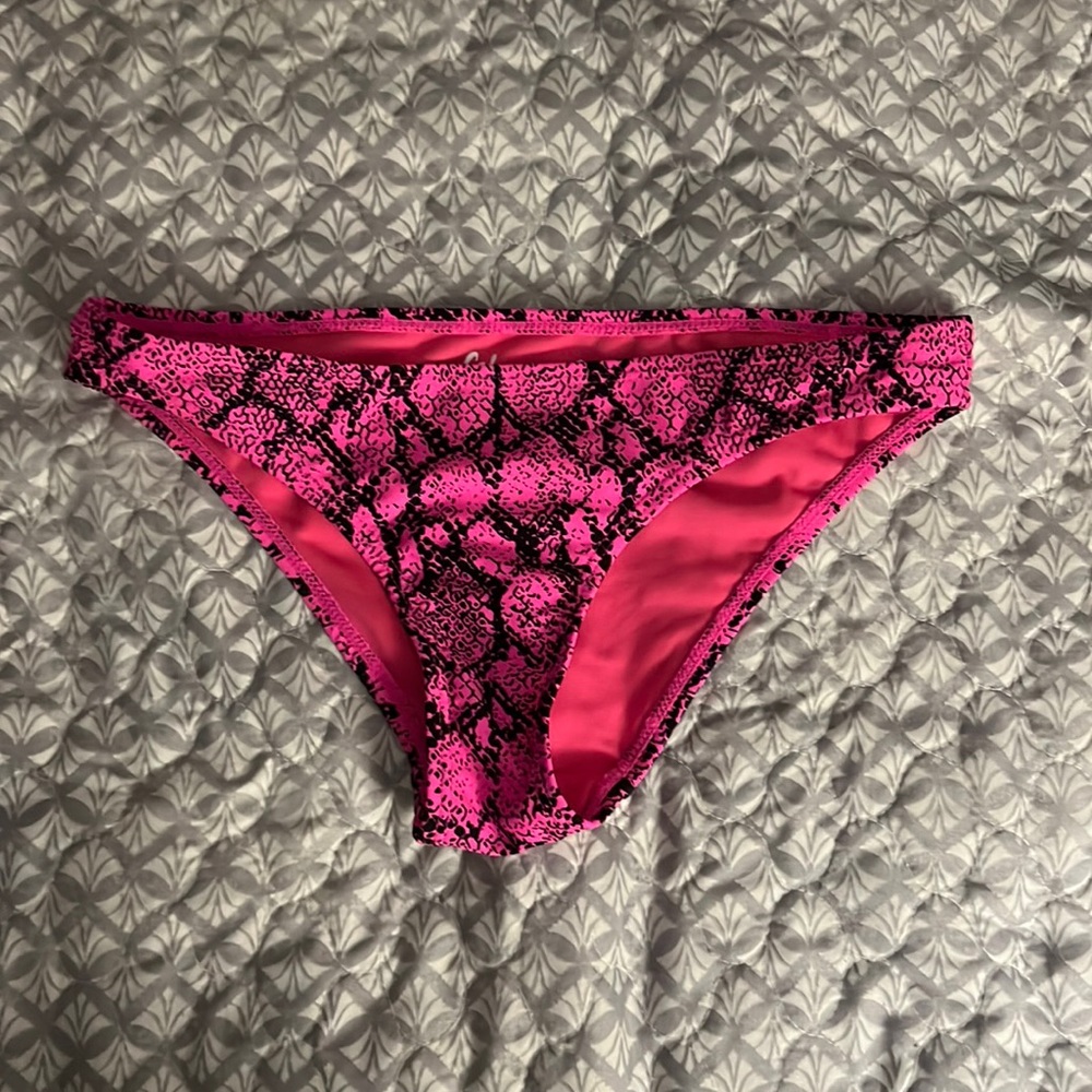 Pink bikini bottom in good condition